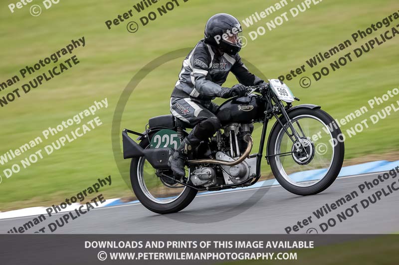 Vintage motorcycle club;eventdigitalimages;mallory park;mallory park trackday photographs;no limits trackdays;peter wileman photography;trackday digital images;trackday photos;vmcc festival 1000 bikes photographs